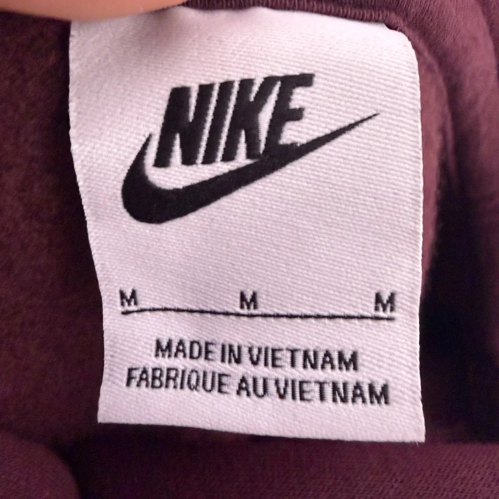 Nike Womens Cropped Hoodie Medium Burgundy Long Sleeve Swoosh IM7494-652‎